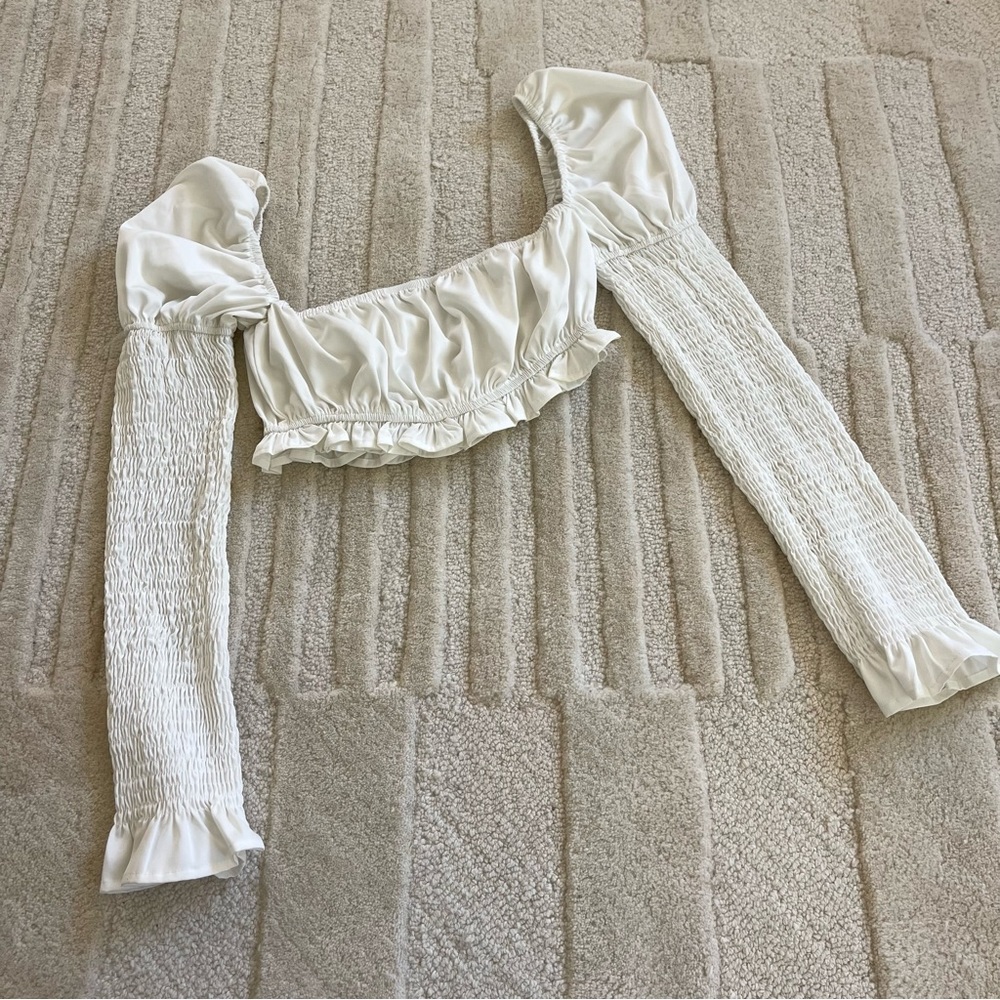 Sz Small Puffy Sleeve Crop Top